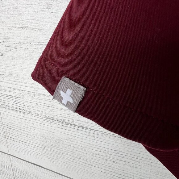 Figs Scrubs Top Womens Size XXL Burgundy Technical Collection Medical Nursing - Picture 7 of 15